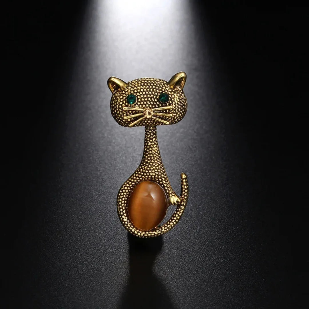 Retro Green Eyes Cat Brooch Universal Animal Alloy Badge Fashionable and Versatile Clothes Bag Accessories Brooch